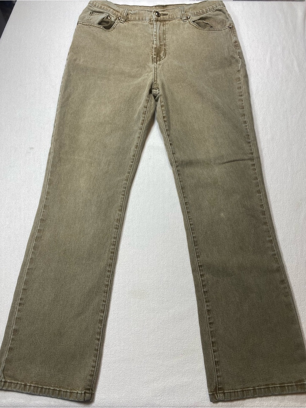 DG2 by Diane Gilman Women’s Straight-Leg Jeans in Olive Green size 8. See des.